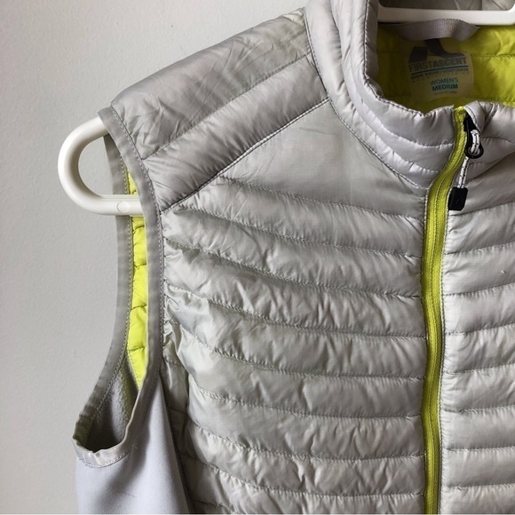 Eddie Bauer Down Filled Puffer Vest With Side Stretch Panels. - Picture 2 of 9
